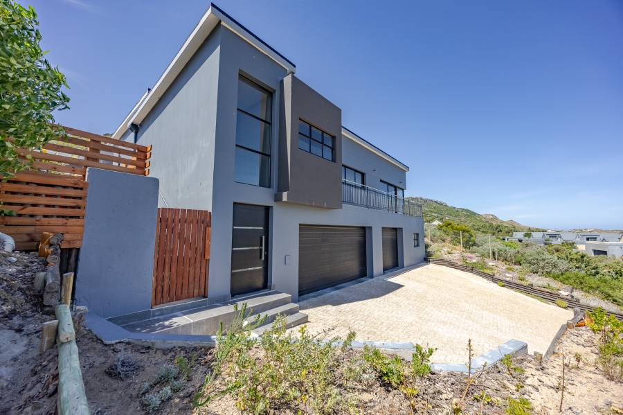 4 Bedroom Property for Sale in Crofters Valley Western Cape